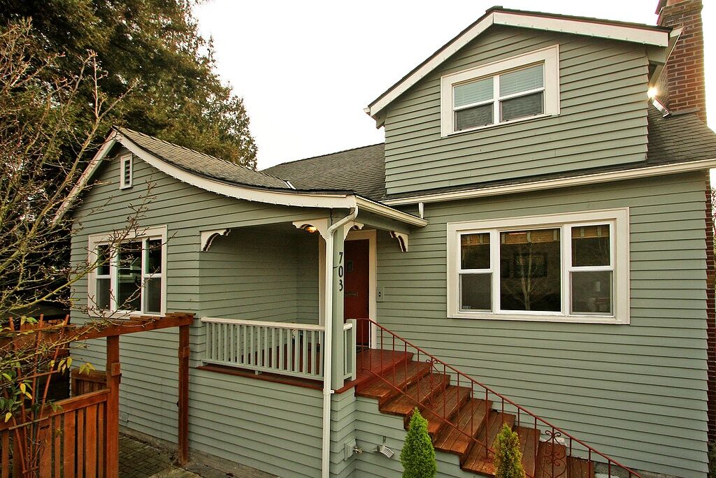 Property Photo:  703 N 80th St  WA 98103 
