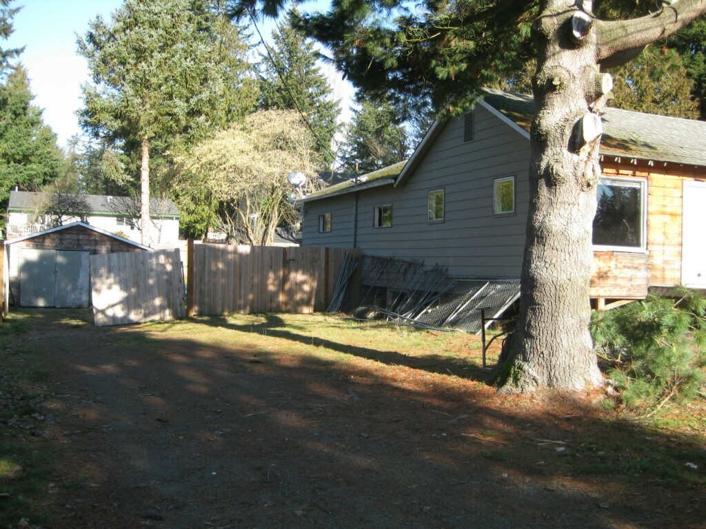 Property Photo:  1830 NE 168th St  WA 98155 