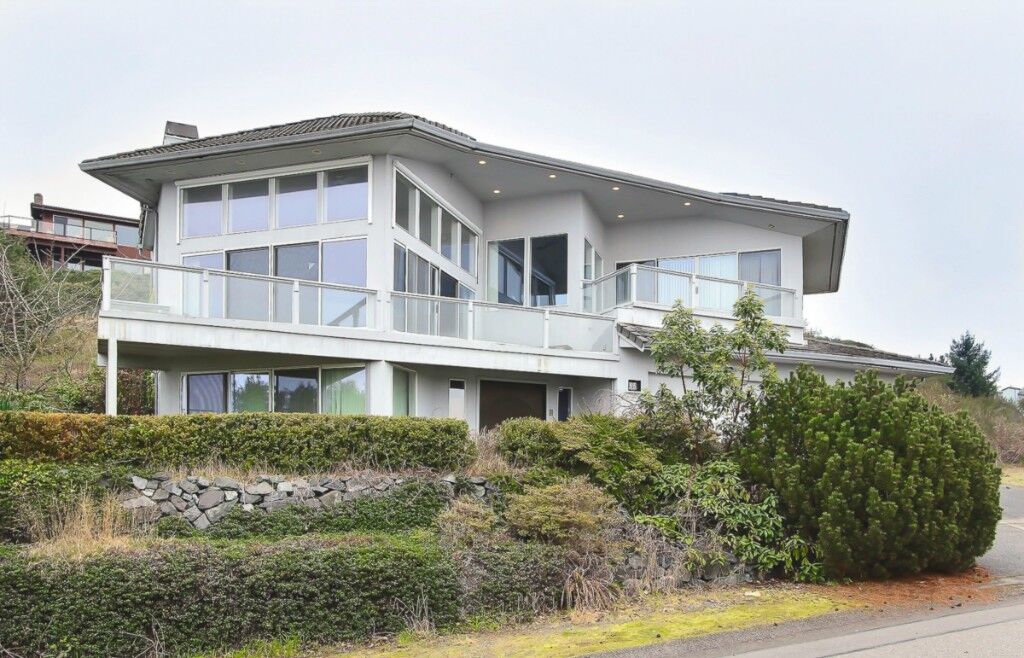 Property Photo:  65 Hewitt Dr  WA 98388 