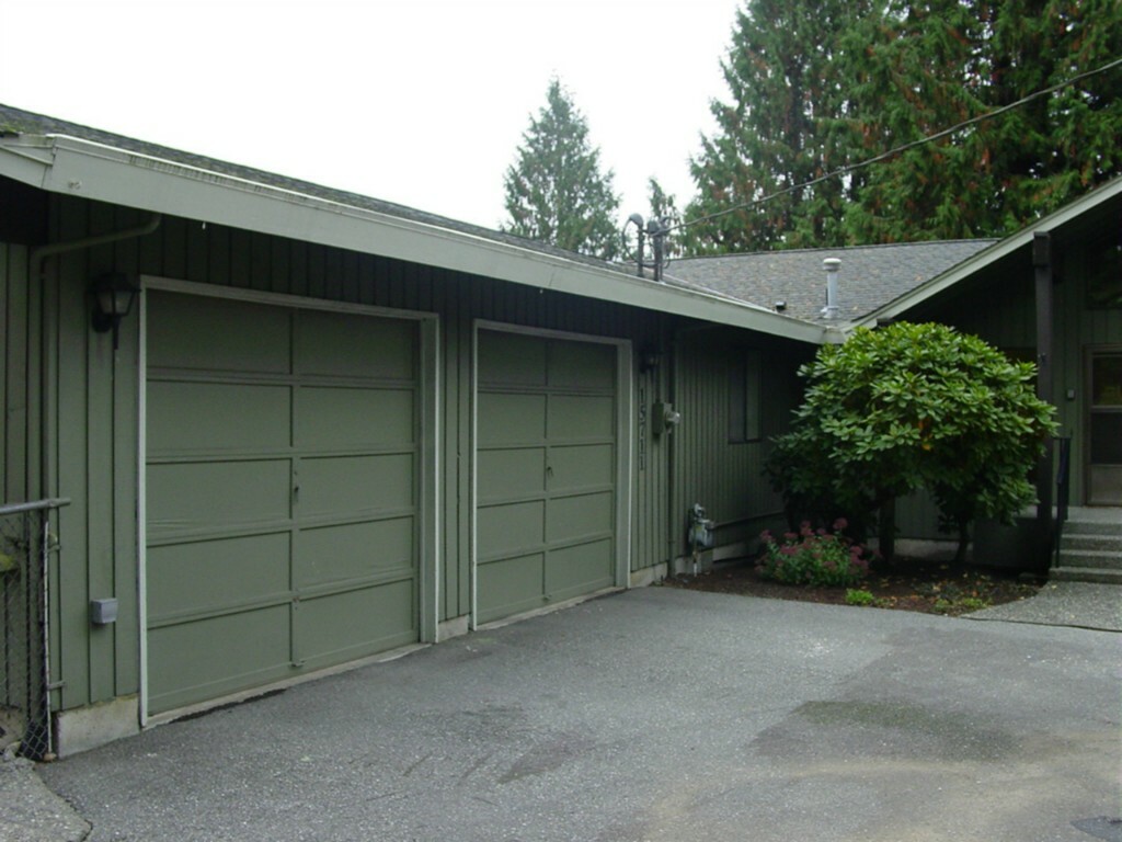 Property Photo:  15711 Larch Way  WA 98087 