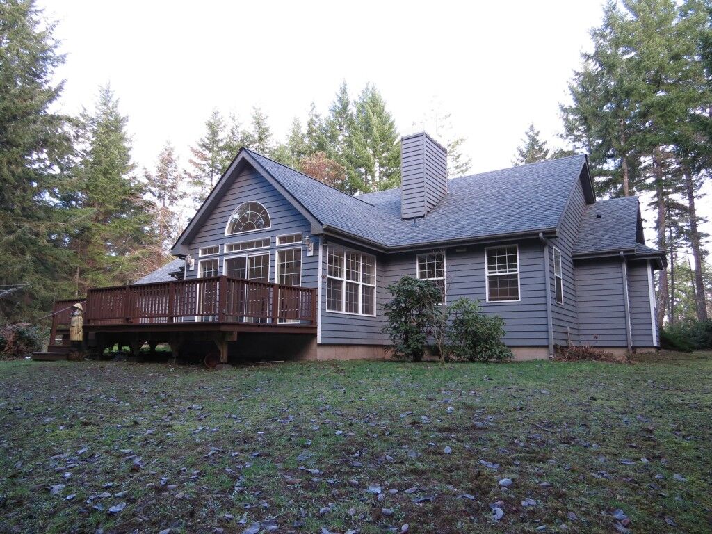 Property Photo:  1686 E Harstine Island Rd S  WA 98584