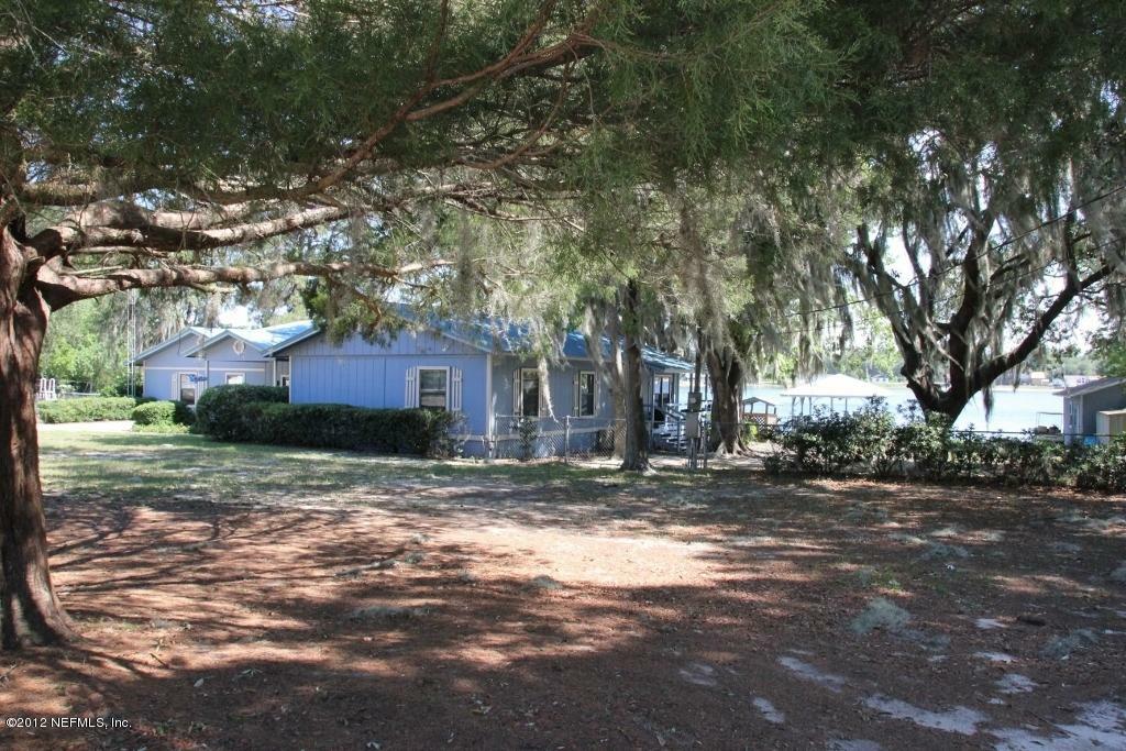 Property Photo:  124 Violet Circle  FL 32148 