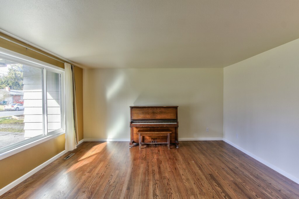 Property Photo: 620 Mountain View Dr WA 98273