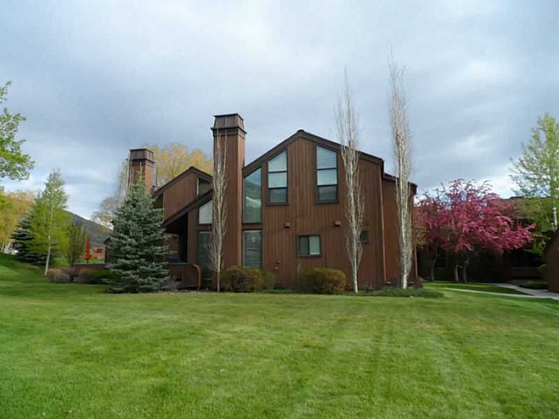 Property Photo: 1540 Three Kings Drive 70 UT 84060