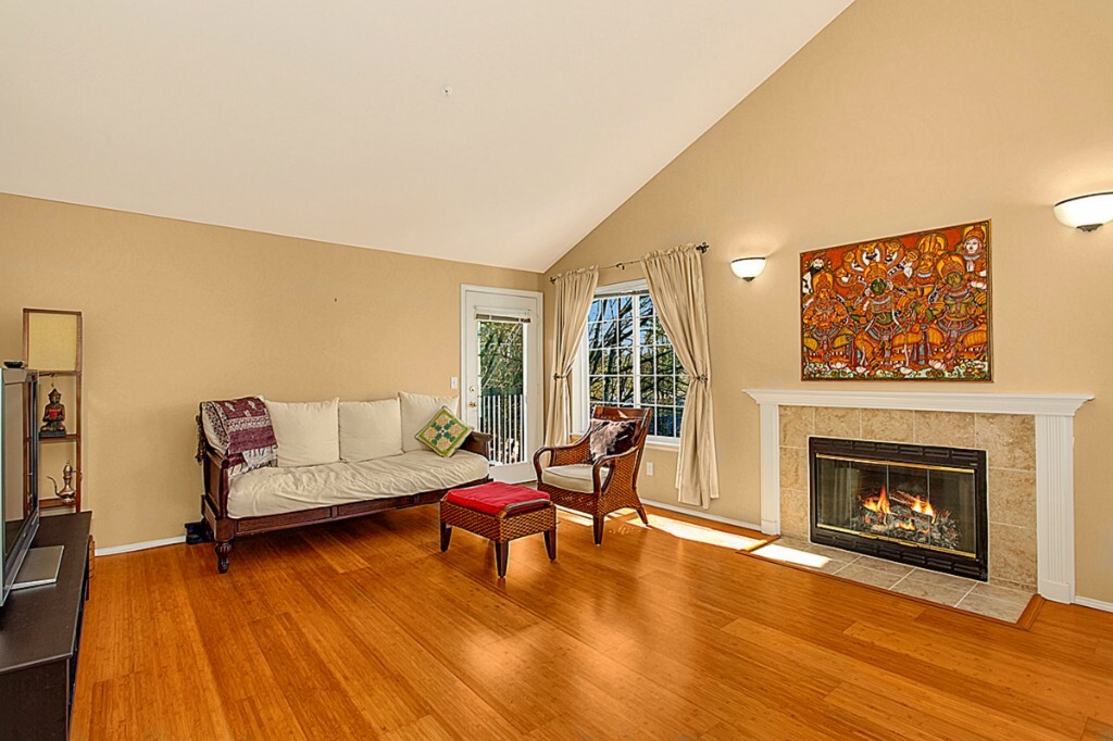 Property Photo:  1642 118th Ave SE E314  WA 98005 
