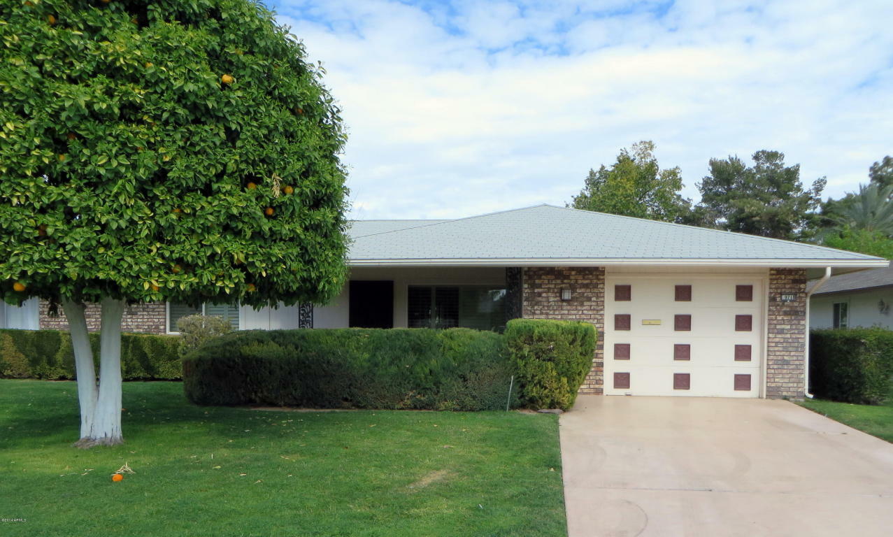 Property Photo: 9718 W Oak Ridge Drive AZ 85351