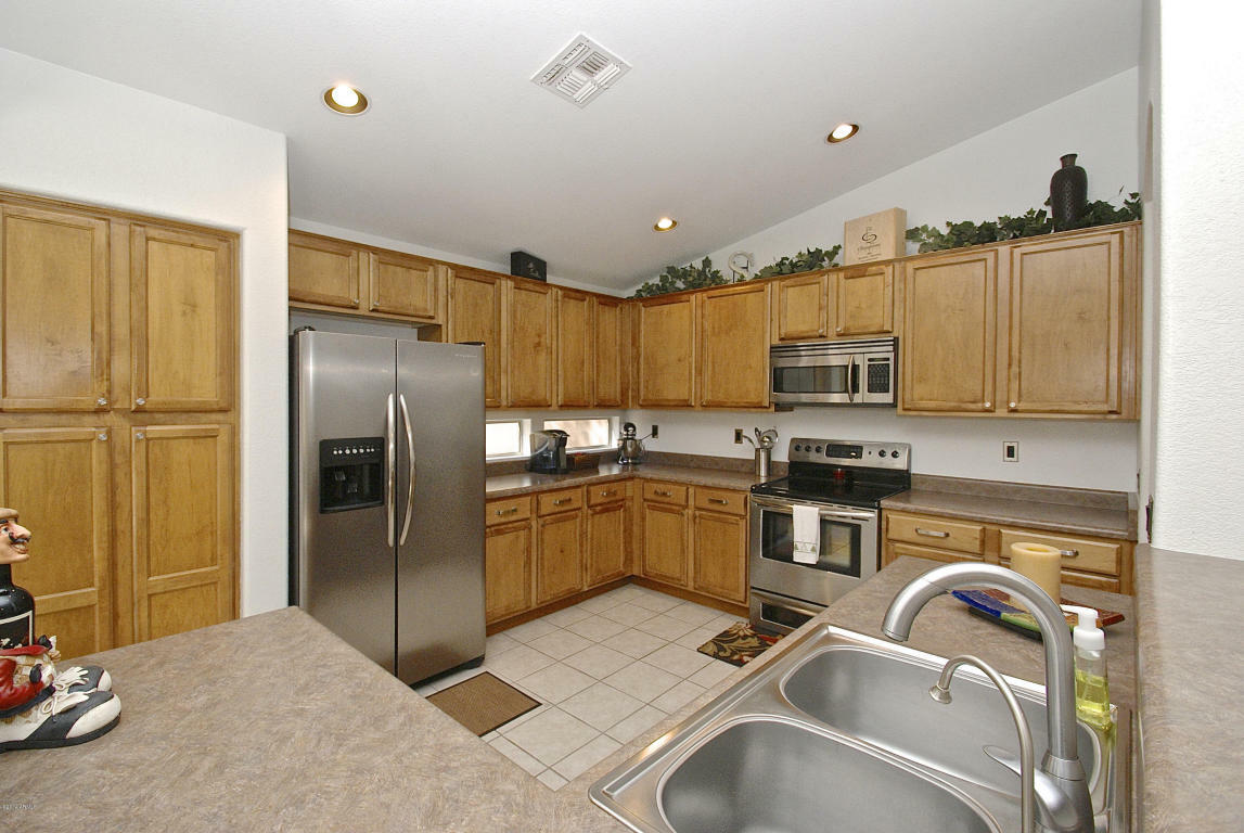 Property Photo:  803 W Canary Way  AZ 85286 