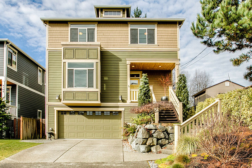 Property Photo: 9113 25th Avenue NE WA 98115