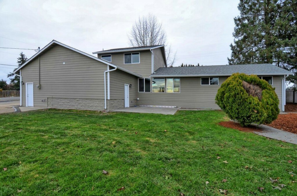 Property Photo:  808 83rd Avenue SE  WA 98258 