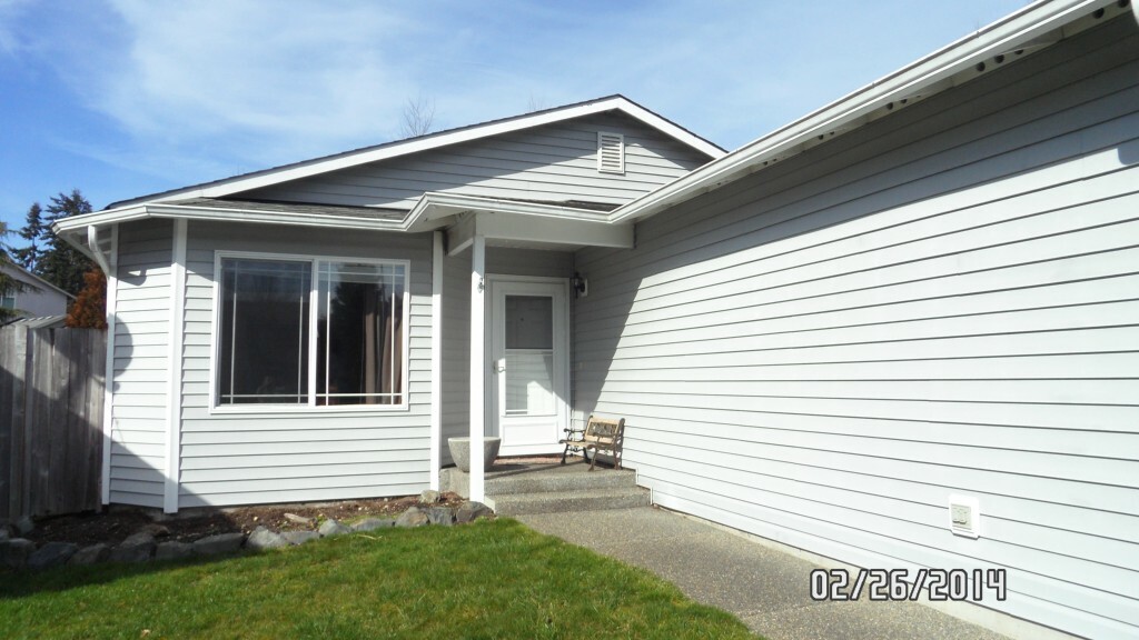 Property Photo:  816 124th Court NE  WA 98258 