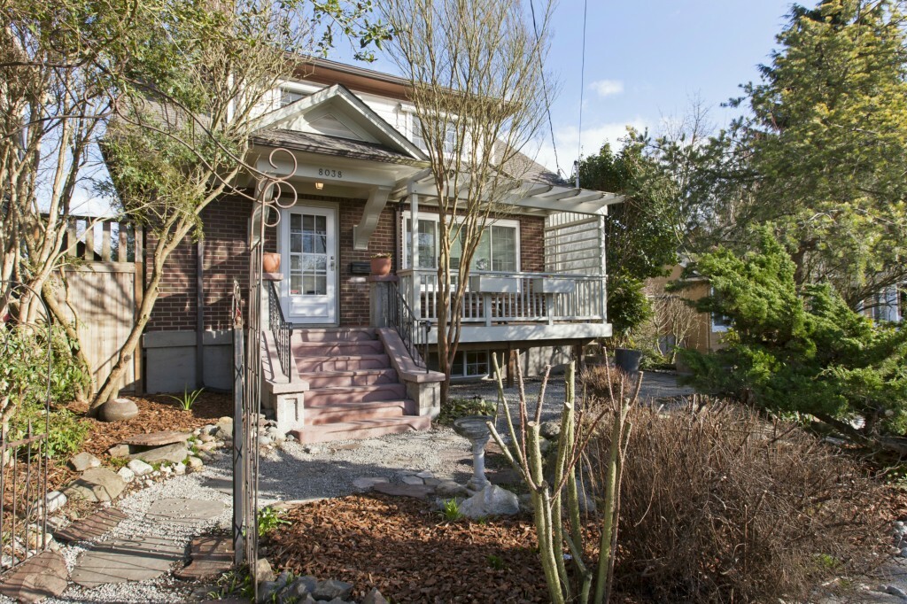 Property Photo:  8038 Interlake Avenue N  WA 98103 