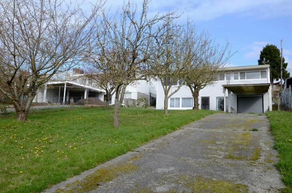 Property Photo: 5925 23rd Avenue S WA 98108
