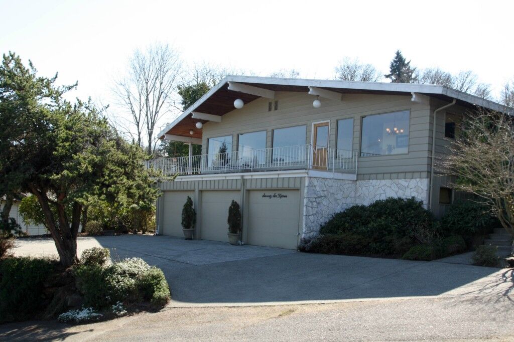 Property Photo:  7615 S 115th St  WA 98178 