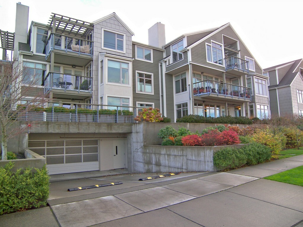 Property Photo:  807 10th St 302  WA 98225 