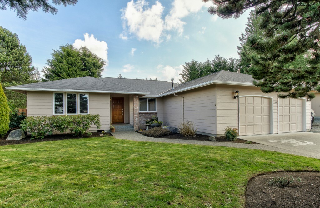 Property Photo:  202 S 30th St  WA 98274 