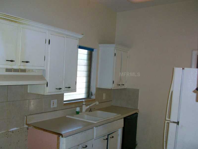 Property Photo:  7935 Hyde Park Avenue  FL 34287 