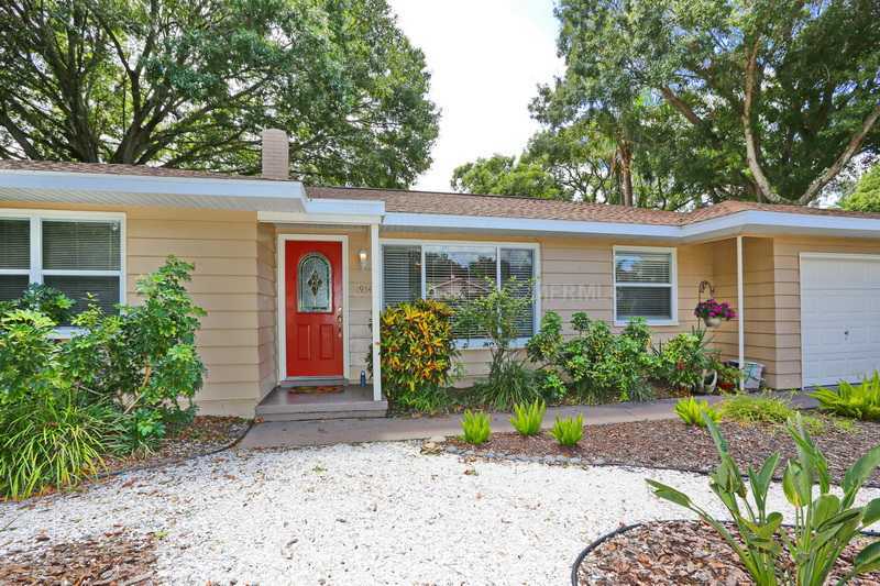 Property Photo:  1934 Magnolia Street  FL 34239 