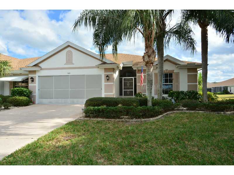 Property Photo: 919 Oxford Park Drive FL 33573