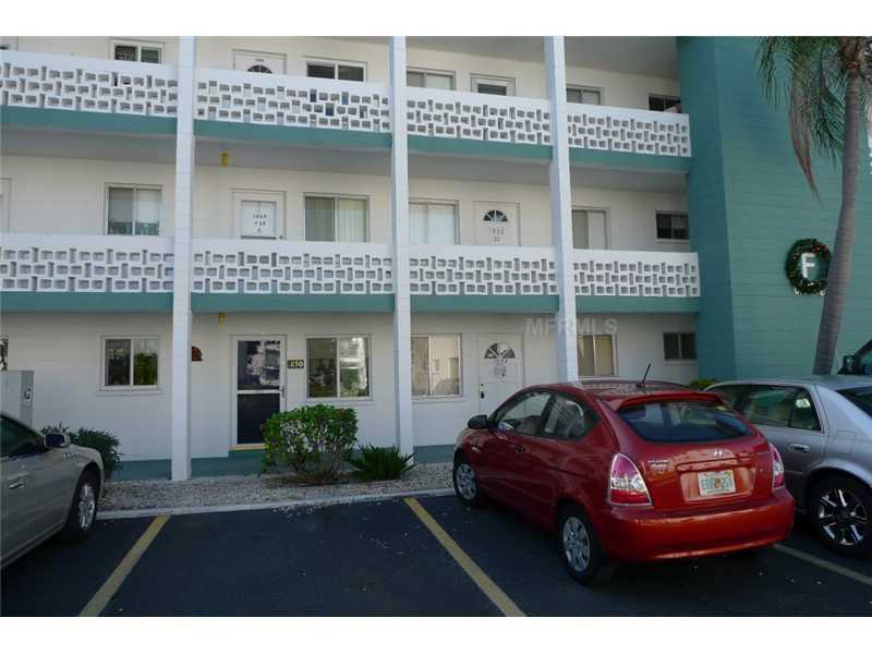 Property Photo: 1852 Sunny Drive F5 FL 34207