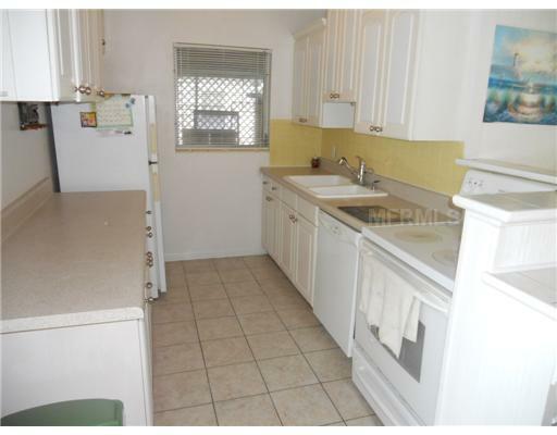 Property Photo: 155 Palmetto Circle NE FL 33952