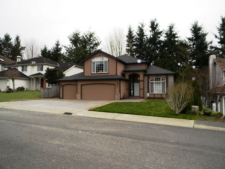 Property Photo: 16026 SE 170th Place WA 98058