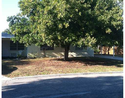 Property Photo:  5050 3rd Avenue W  FL 34209 