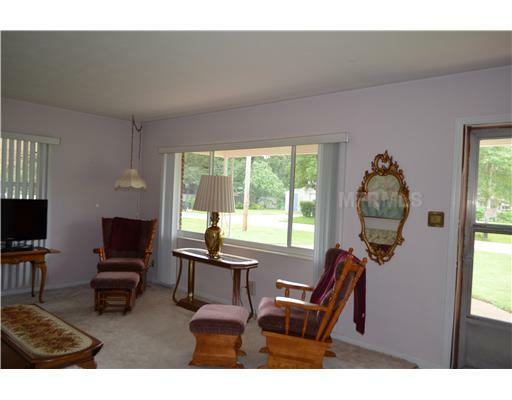 Property Photo:  1806 E Carol Drive  FL 33563 