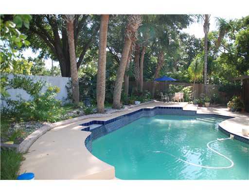 Property Photo:  541 Lakeshore Circle  FL 32746 