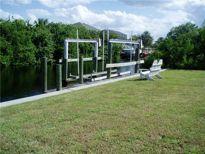 Property Photo:  18874 Ayrshire Circle  FL 33948 