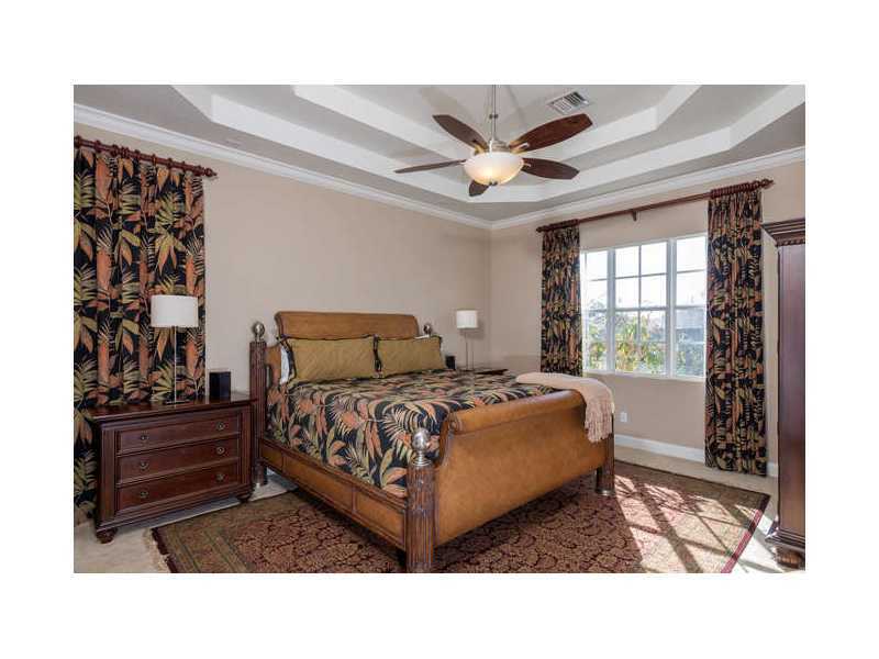 Property Photo:  4020 Southernwood Court  FL 33616 