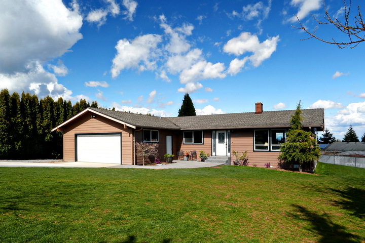 Property Photo:  6002 Ridgeview Place  WA 98248 