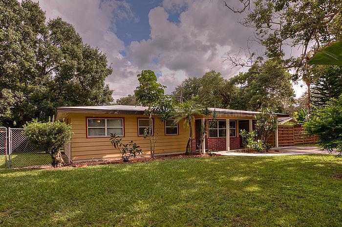 Property Photo: 2893 Sequoia Lane FL 34237