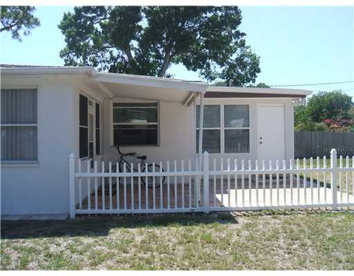 Property Photo:  433 86th Avenue N  FL 33702 