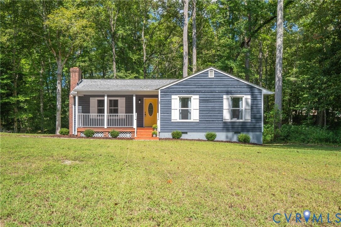 Property Photo: 206 Edge Hill Farms Drive VA 23009