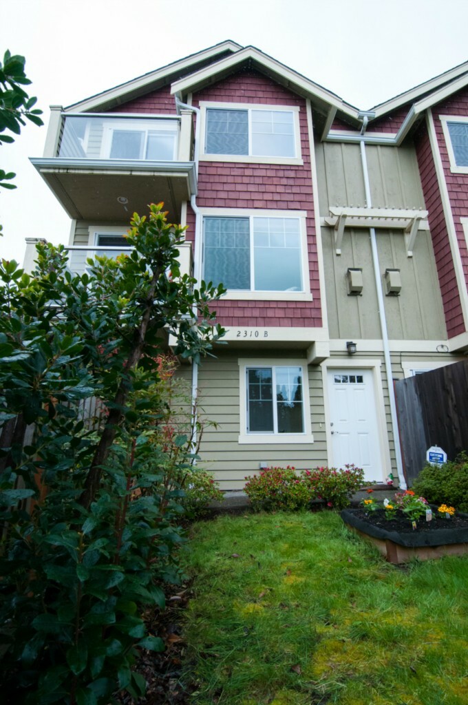 Property Photo:  2310 15th Ave S B  WA 98144 