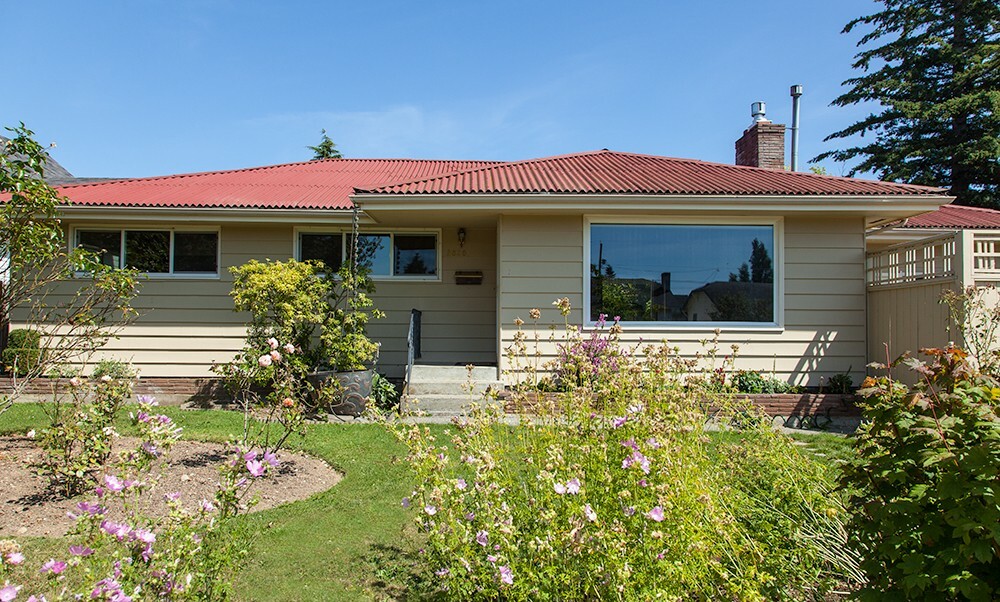 Property Photo: 2828 Franklin St WA 98225