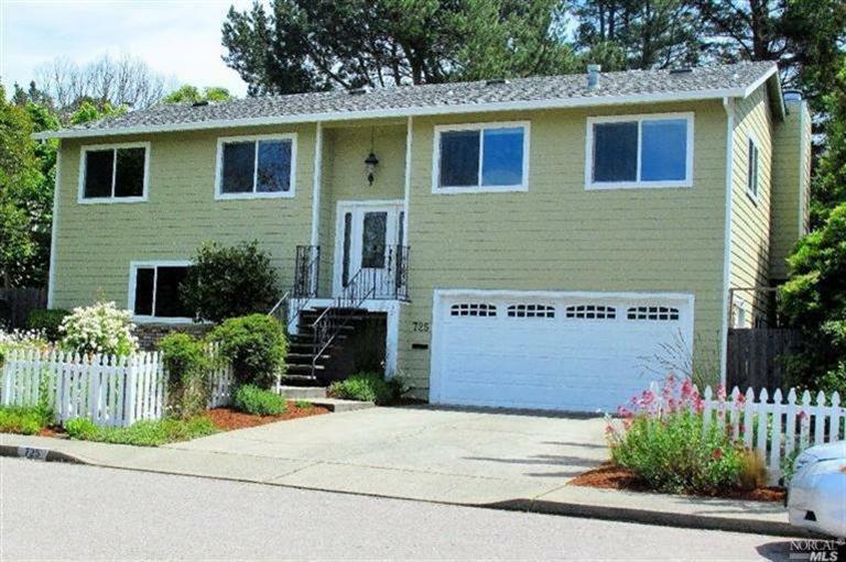 Property Photo: 725 Alice Street CA 94945