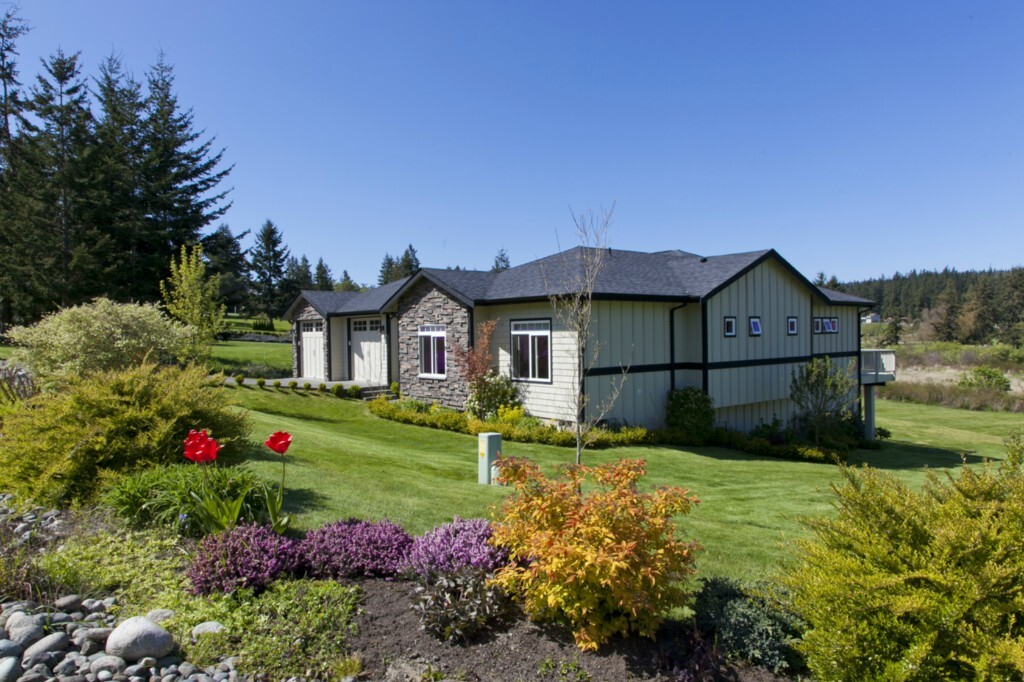 Property Photo: 2445 E Discovery Place WA 98260
