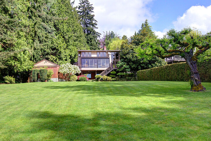 Property Photo: 5115 NE 180th Street WA 98155
