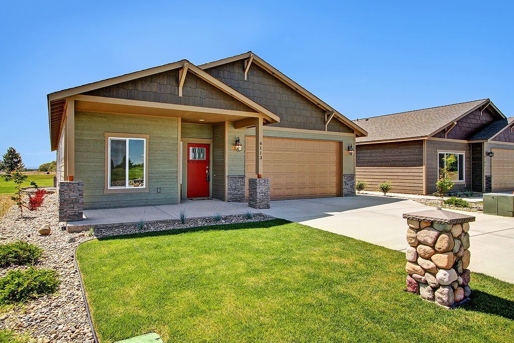 Property Photo:  6113 Murray Wy NE  WA 98837 