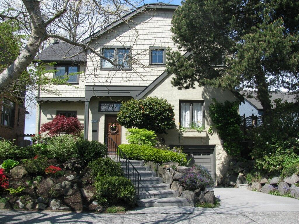 Property Photo:  3017 42nd Avenue W  WA 98199 