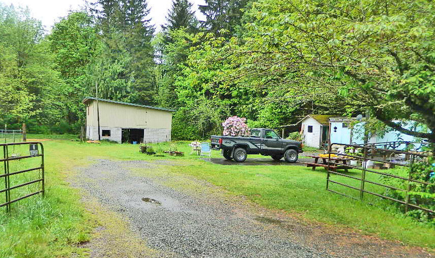 Property Photo:  1900 SE Oak Road  WA 98367 