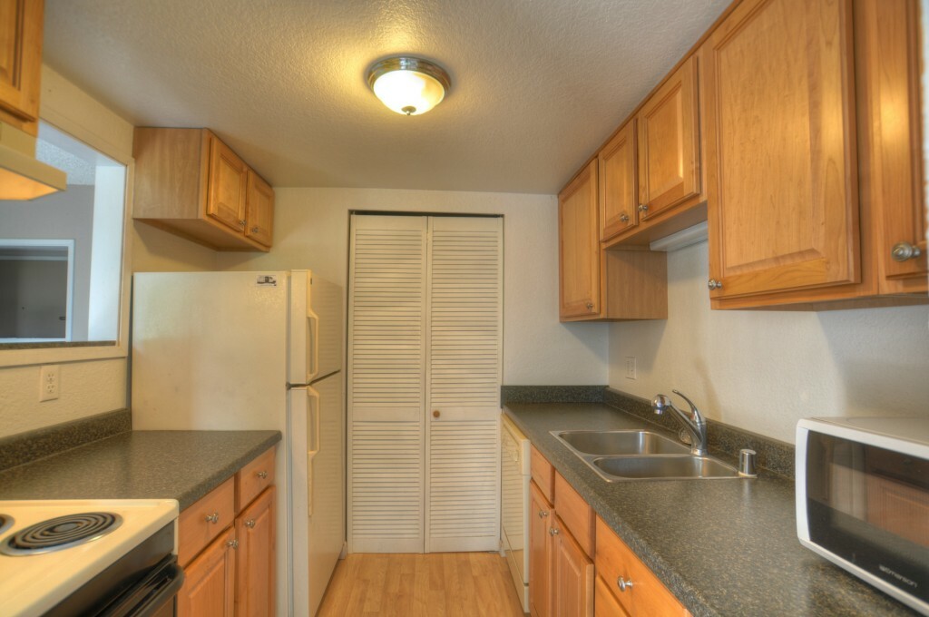 Property Photo:  11635 100 Ave NE  WA 98034 