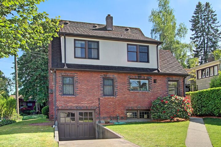 Property Photo: 2012 NE Ravenna Blvd WA 98105