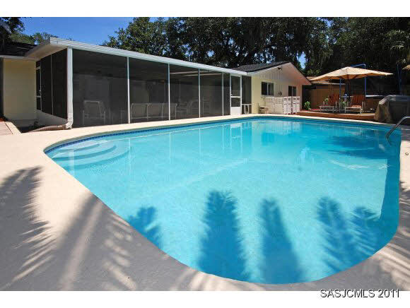 Property Photo: 18 Willow Dr FL 32080