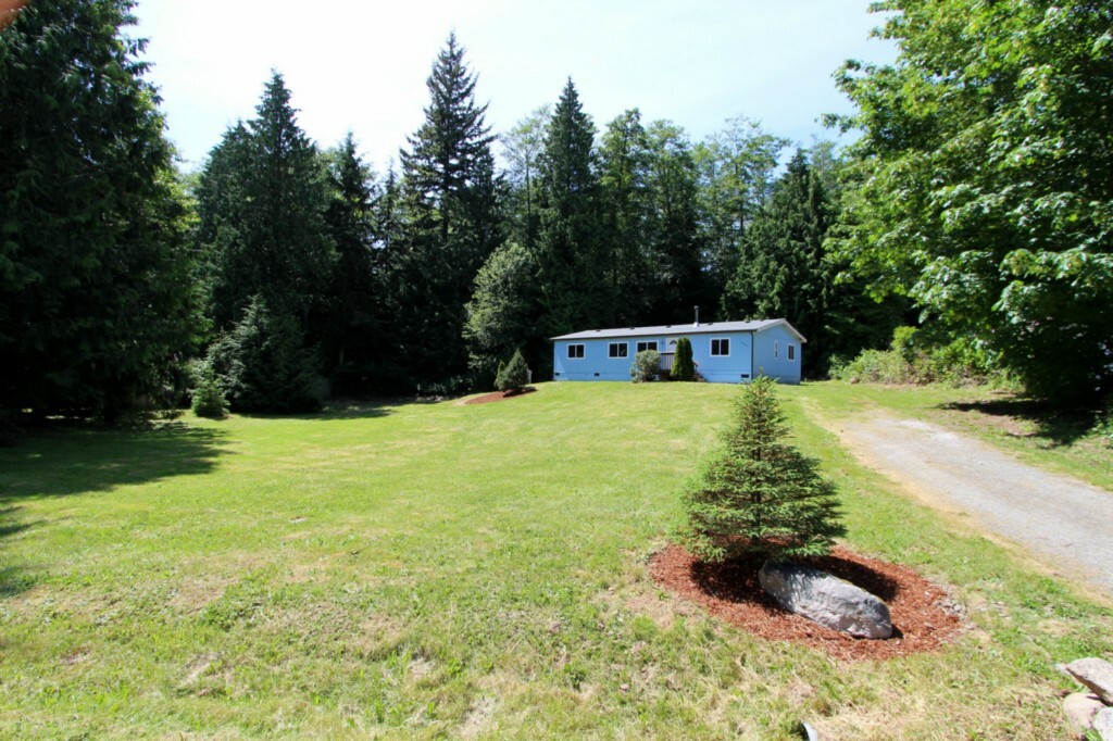 Property Photo: 1342 Pilchuck Dr WA 98282