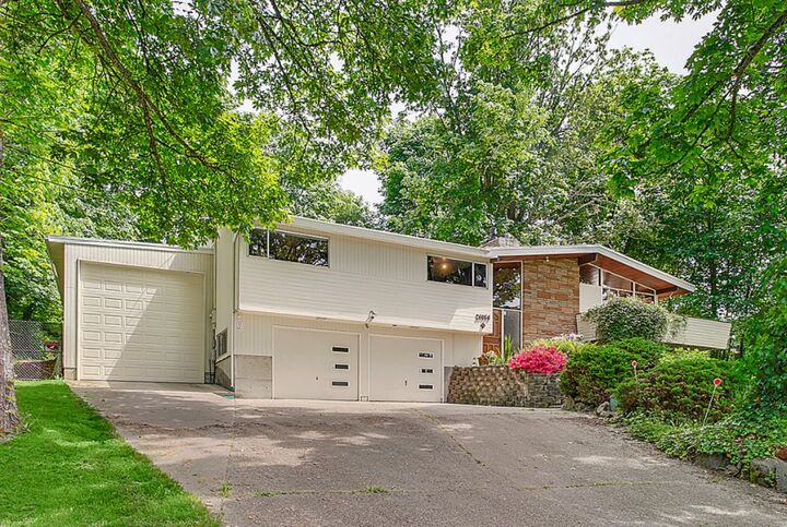 Property Photo: 26856 12th Ave S WA 98198