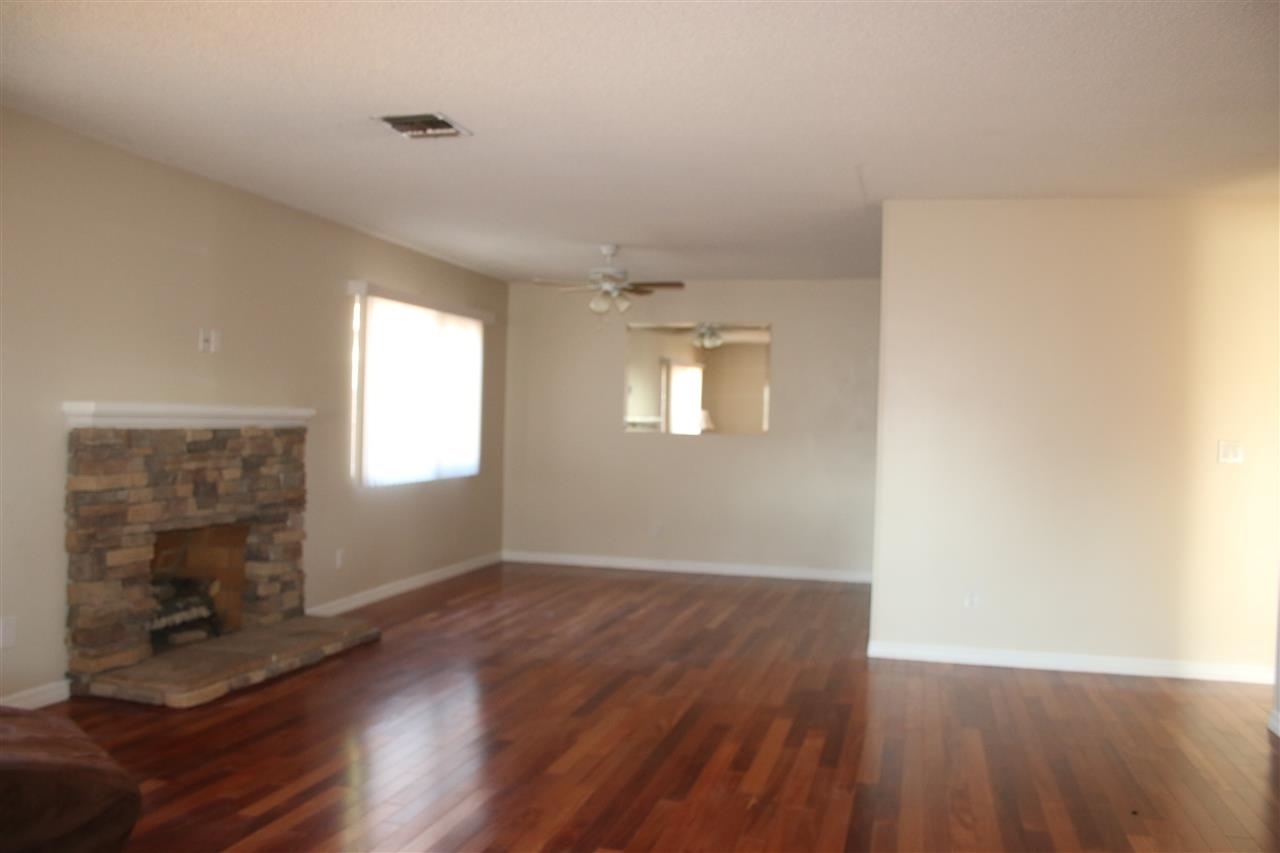 Property Photo:  380 Witherspoon  CA 92020 