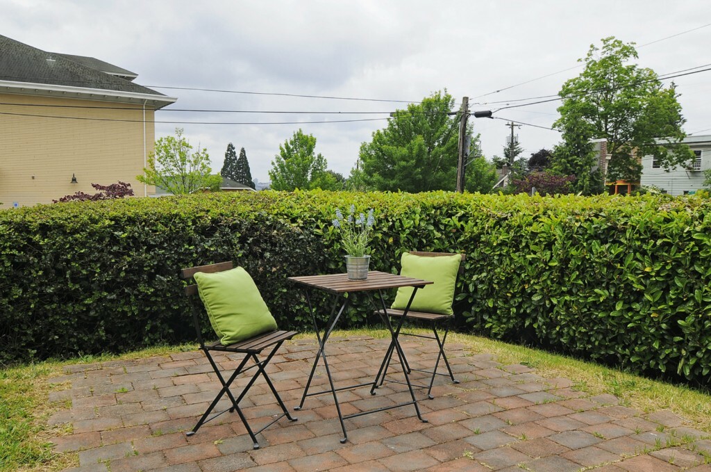 Property Photo:  4202 4th Ave NE  WA 98105 