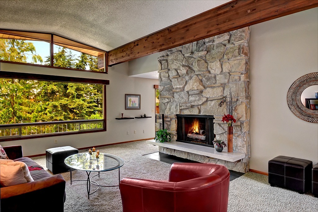 Property Photo: 7224 S Rustic Rd WA 98178